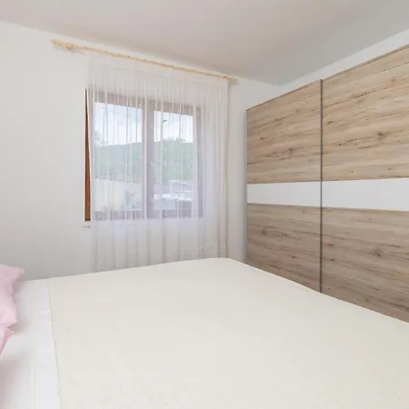 Appartement In With Kitchen *