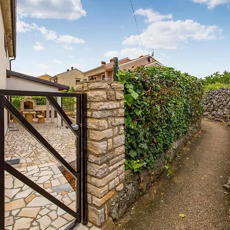 In With Kitchen * Cres