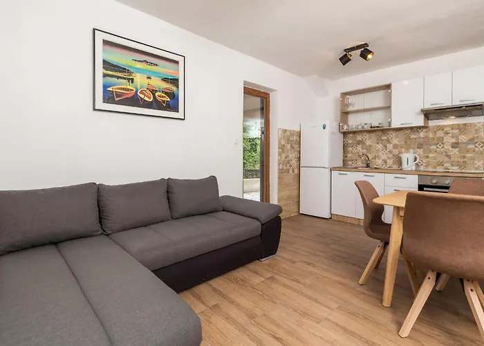 In With Kitchen Apartman Cres