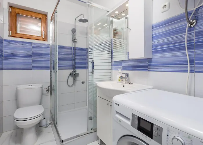 Apartman In With Kitchen