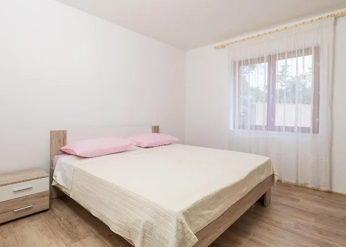 In With Kitchen Apartman Cres